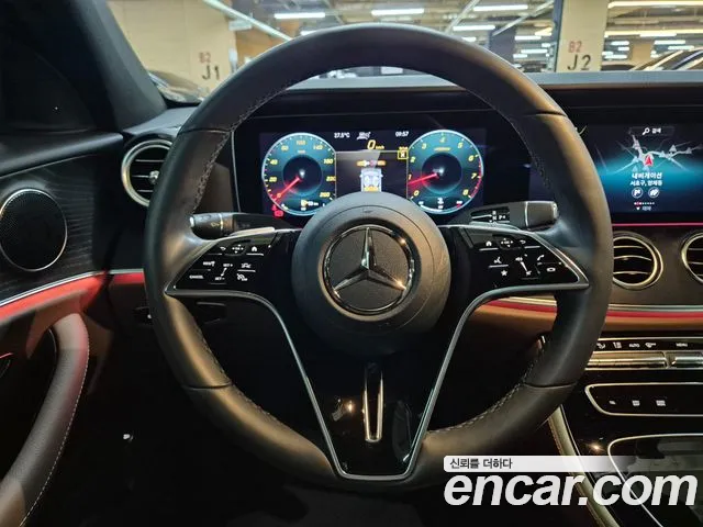 Mercedes-Benz E-Class — Фото автомобиля 7