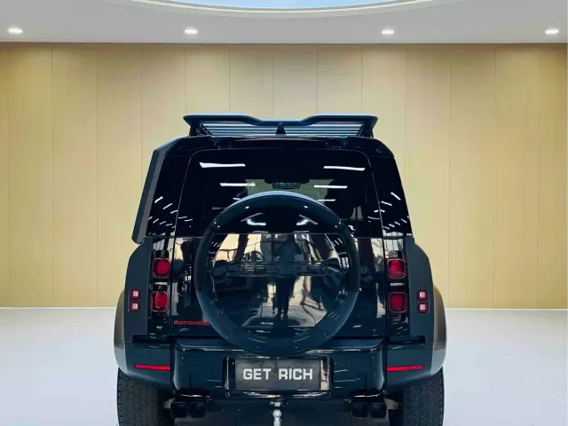 Land Rover Defender — Фото автомобиля 8