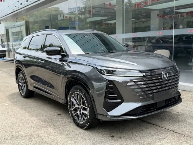 Changan CS75 Plus — Фото автомобиля 4