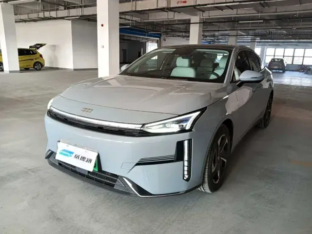 Фотография автомобиля — Geely Galaxy L6