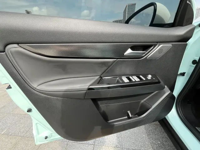 Xpeng G3 — Фото автомобиля 11