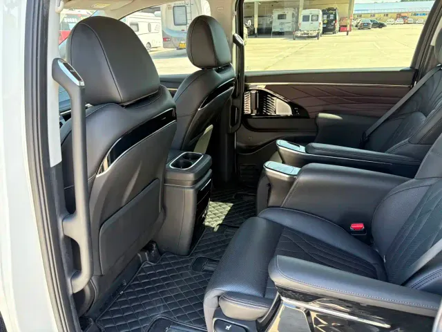 GAC Trumpchi M8 — Фото автомобиля 10