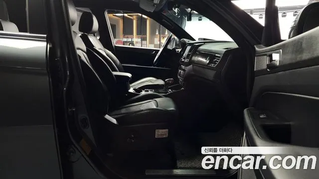 KG_Mobility_Ssangyong Rexton Новый Rexton Sport Khan Дизель 2.2 4WD — Фото автомобиля 11