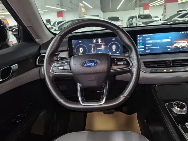 Ford Lingyu — Фото автомобиля 6