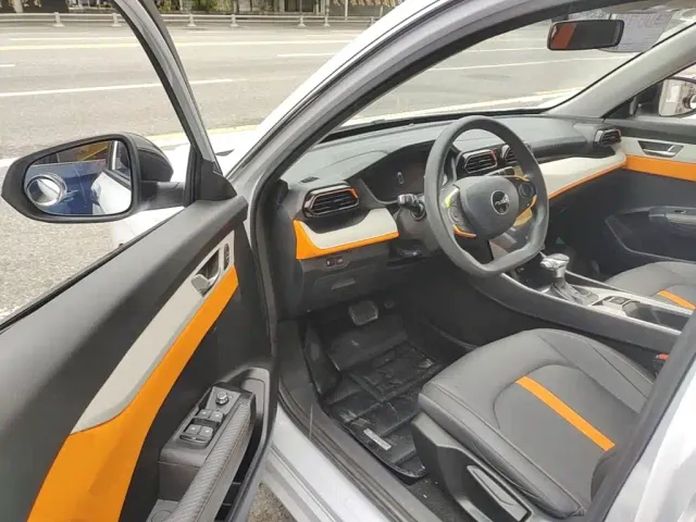 Dongfeng Yixuan — Фото автомобиля 15