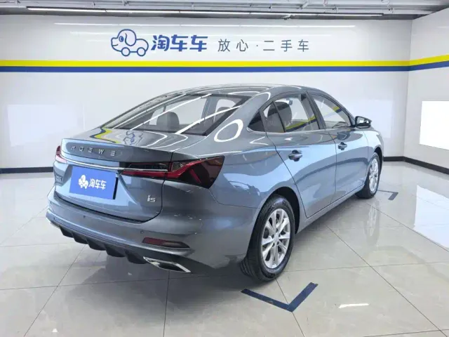 Roewe i5 — Фото автомобиля 3