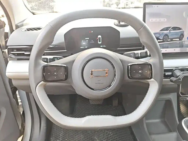 Besturn Yueyi 03 2025 445km Premium Selection Edition — Фото автомобиля 3