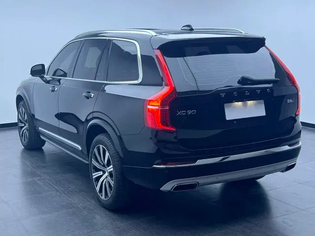 Volvo XC90 — Фото автомобиля 4