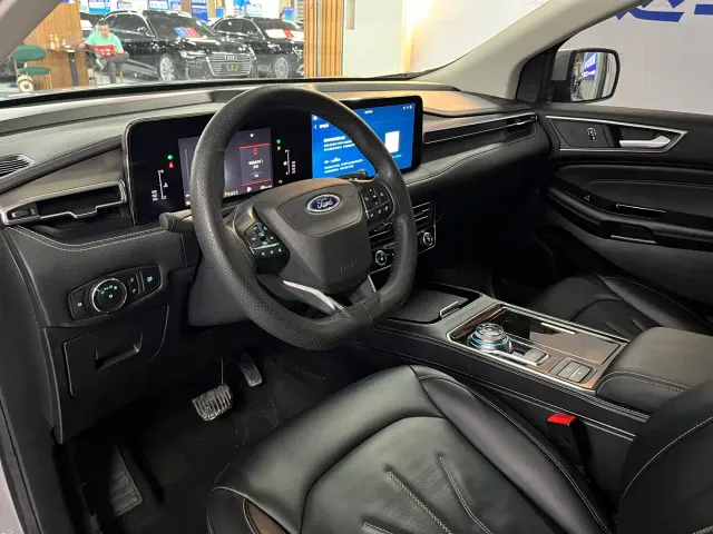 Ford Edge — Фото автомобиля 9