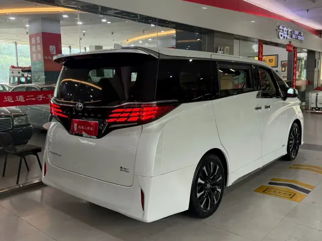 Toyota Alphard — Фото автомобиля 3