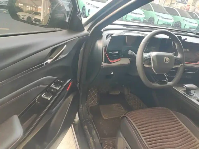 Changan X5 Plus — Фото автомобиля 15