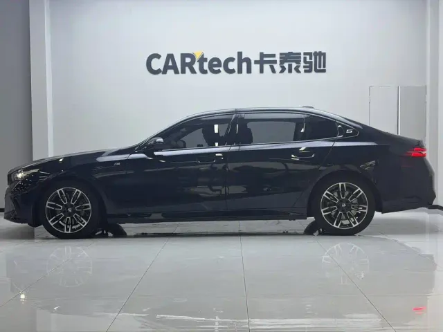 BMW 5 Series — Фото автомобиля 7