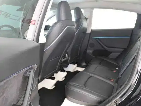 Tesla Model Y — Фото автомобиля 7