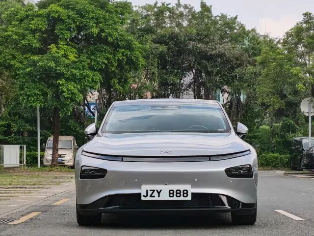 Xpeng P7 — Фото автомобиля 2
