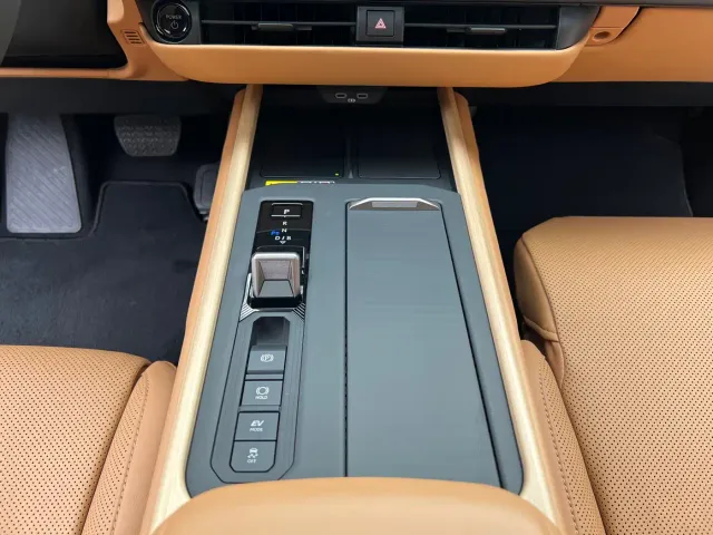 Lexus ES — Фото автомобиля 19
