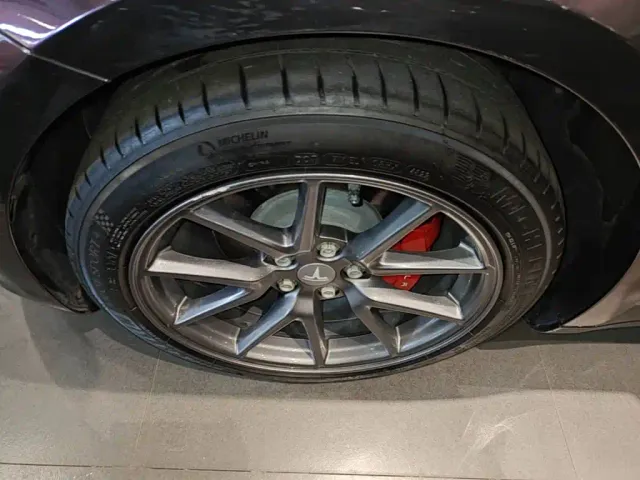 Tesla Model 3 — Фото автомобиля 22