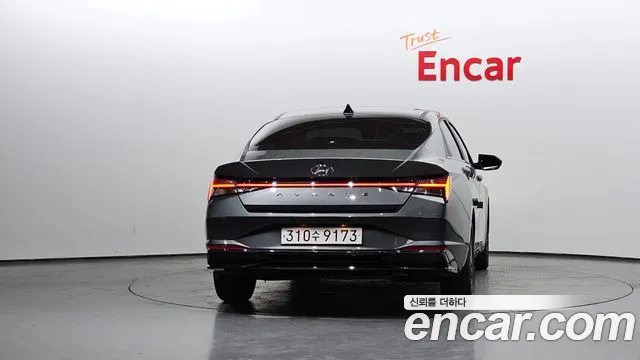 Hyundai AVANTE Inspiration — Фото автомобиля 4