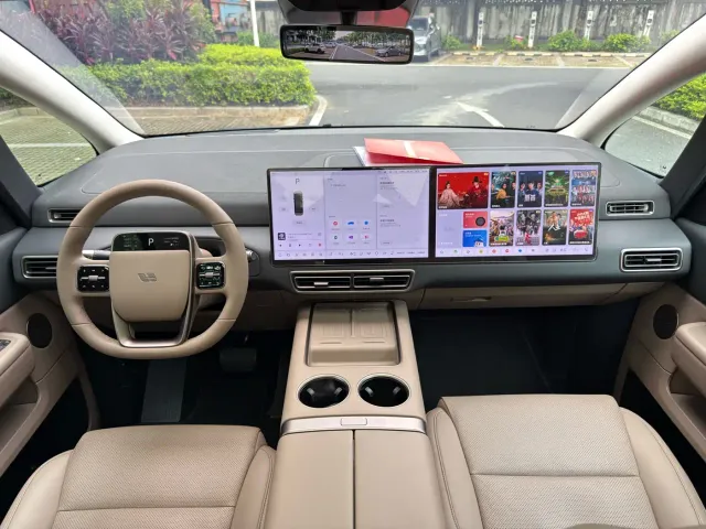 Li Auto MEGA — Фото автомобиля 27