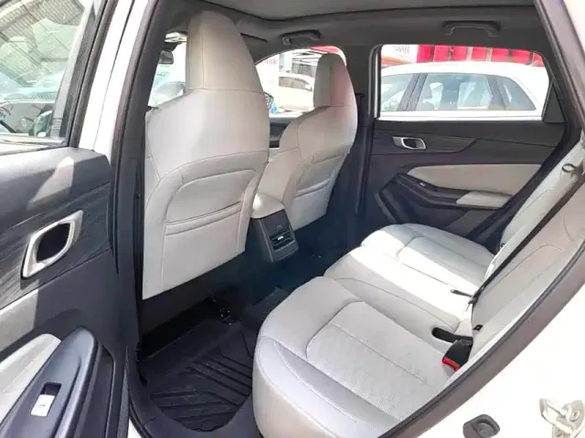 Changan Qiyuan Q05 — Фото автомобиля 6