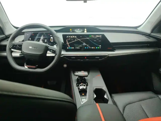 Changan Z6 — Фото автомобиля 12