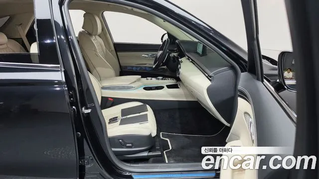 Genesis GV70 — Фото автомобиля 16