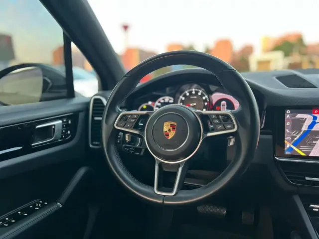 Porsche Cayenne — Фото автомобиля 7