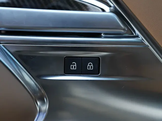 Land Rover Range Rover — Фото автомобиля 23
