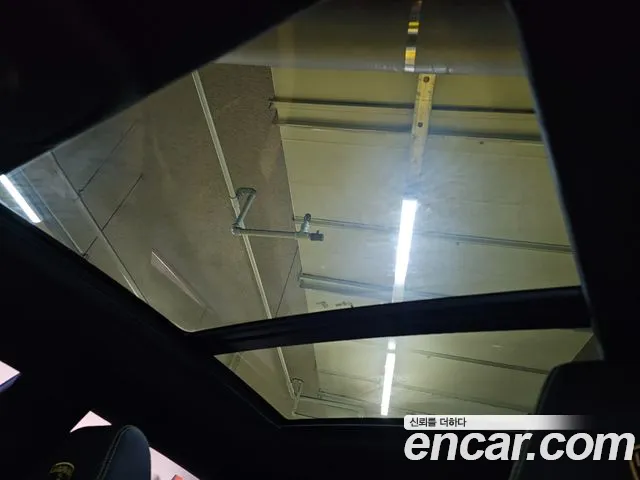 Lamborghini Urus — Фото автомобиля 11