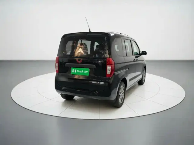 Wuling Motors Wuling Zhiguang NEV 2025 Model Comfort — Фото автомобиля 3
