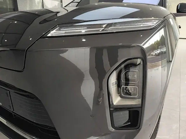 Nio ES8 — Фото автомобиля 23