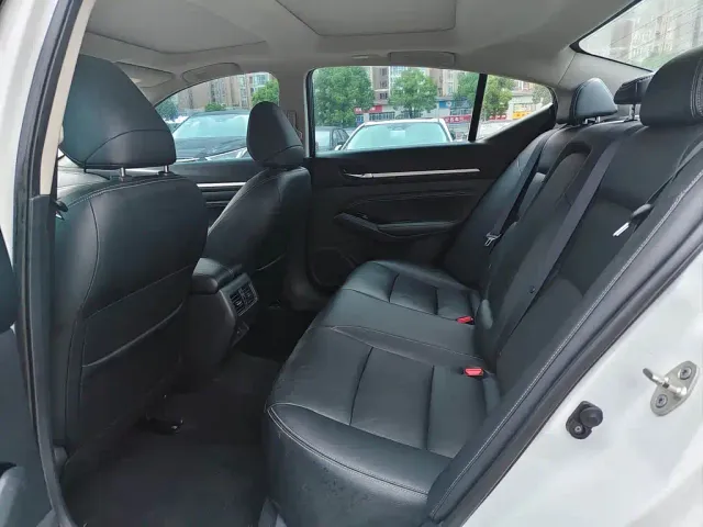 Nissan Teana — Фото автомобиля 7