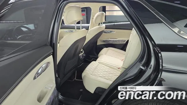 Genesis GV70 2.5T Бензин 2WD — Фото автомобиля 4