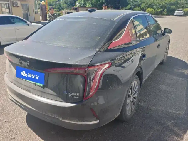 Hongqi E-QM5 — Фото автомобиля 3