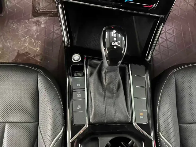Volkswagen Passat — Фото автомобиля 11