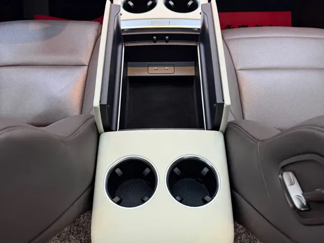 Li Auto MEGA — Фото автомобиля 16