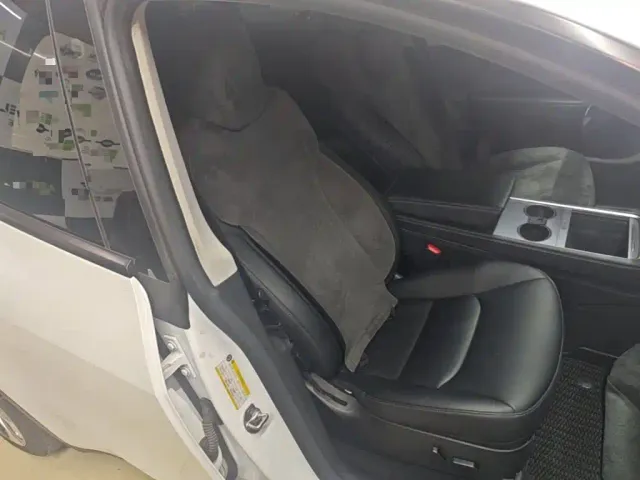 Tesla Model Y — Фото автомобиля 24