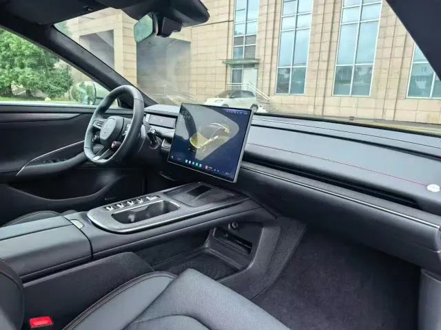 Xiaomi SU7 — Фото автомобиля 6
