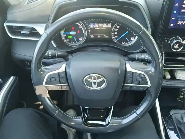 Toyota Highlander — Фото автомобиля 10