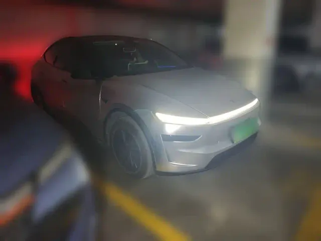 Tesla Model Y — Фото автомобиля 24