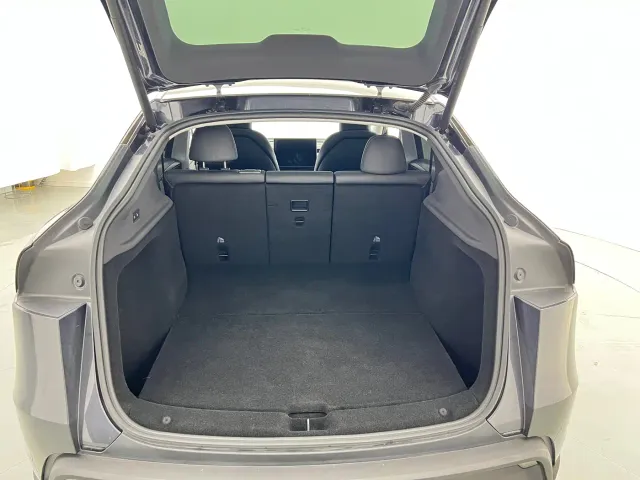 Tesla Model Y — Фото автомобиля 20