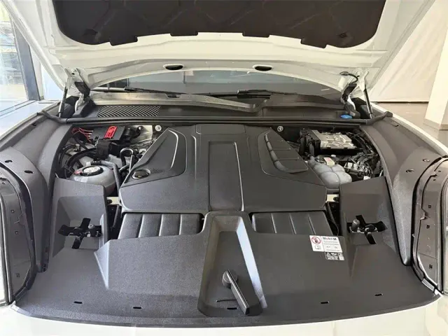 Porsche Cayenne New Energy 2024 Cayenne E-Hybrid 2.0T — Фото автомобиля 8