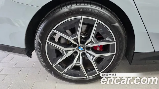 BMW 5-Series — Фото автомобиля 4