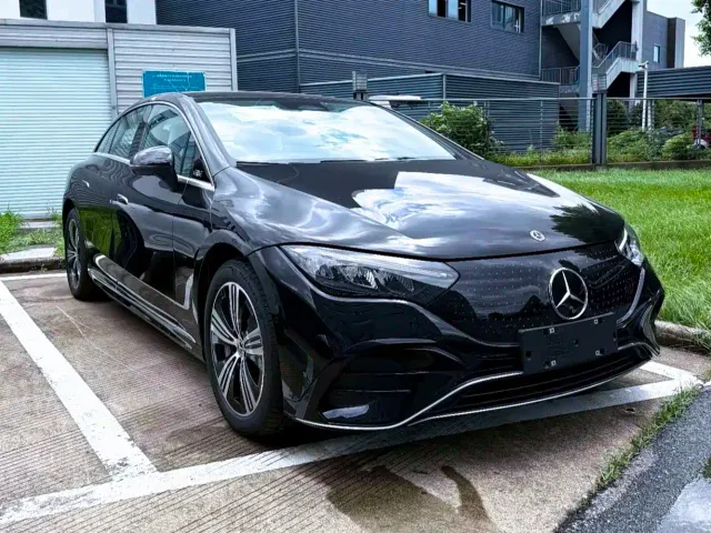 Mercedes-Benz EQE — Фото автомобиля 3