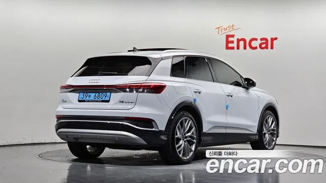 Audi Q4 e-tron — Фото автомобиля 2