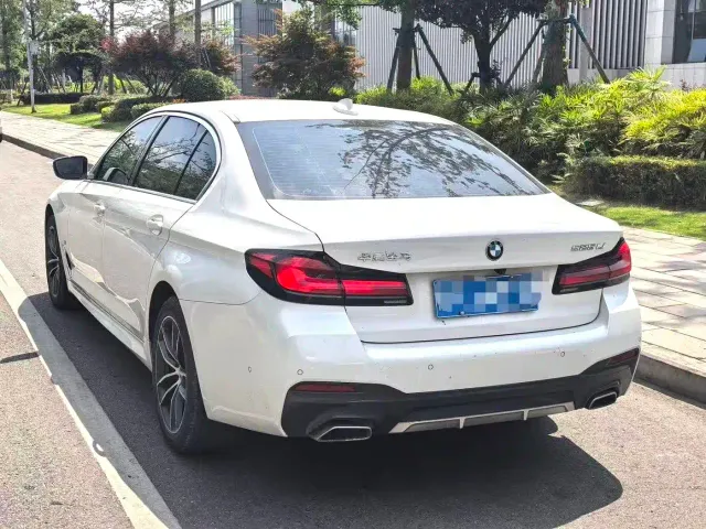 BMW 5 Series — Фото автомобиля 4