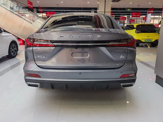 Roewe i5 — Фото автомобиля 8
