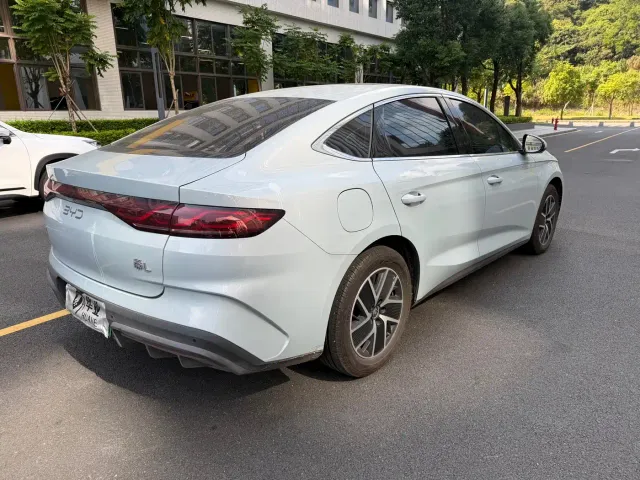 BYD Qin L — Фото автомобиля 7