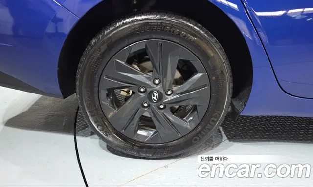 Hyundai Avante CN7 — Фото автомобиля 5