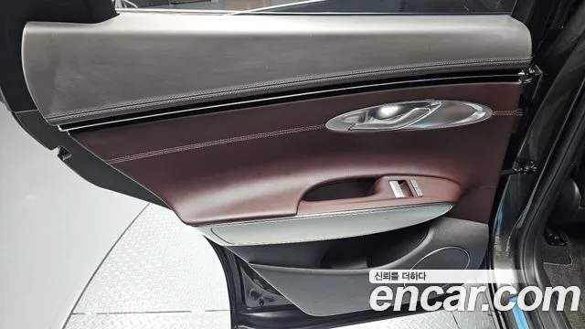 Genesis GV70 — Фото автомобиля 14