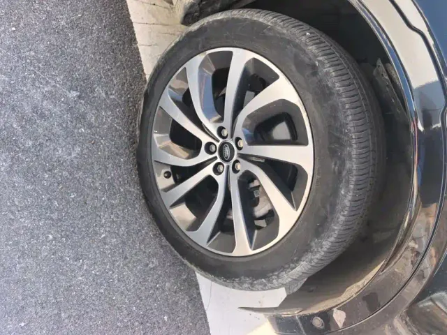 Land Rover Discovery Sport — Фото автомобиля 6